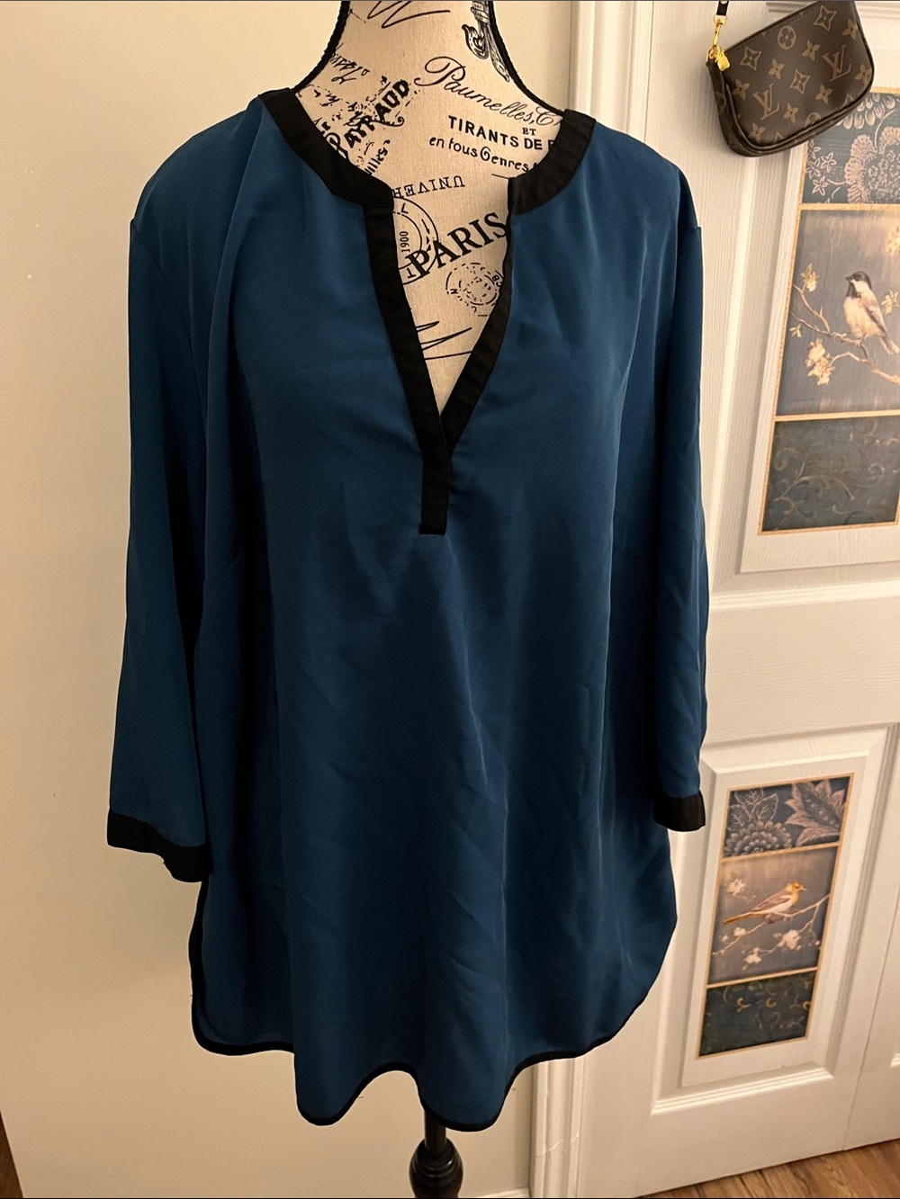 😃Women's Teal Tunic Top with Black Trim